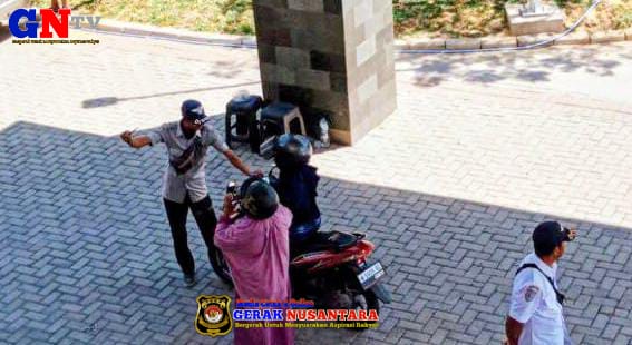 Tidak Ada Karcis, Tidak Ada Akuntabilitas! LSM RIAR JATIM Soroti Penarikan Parkir di Pasar Kolpajung.