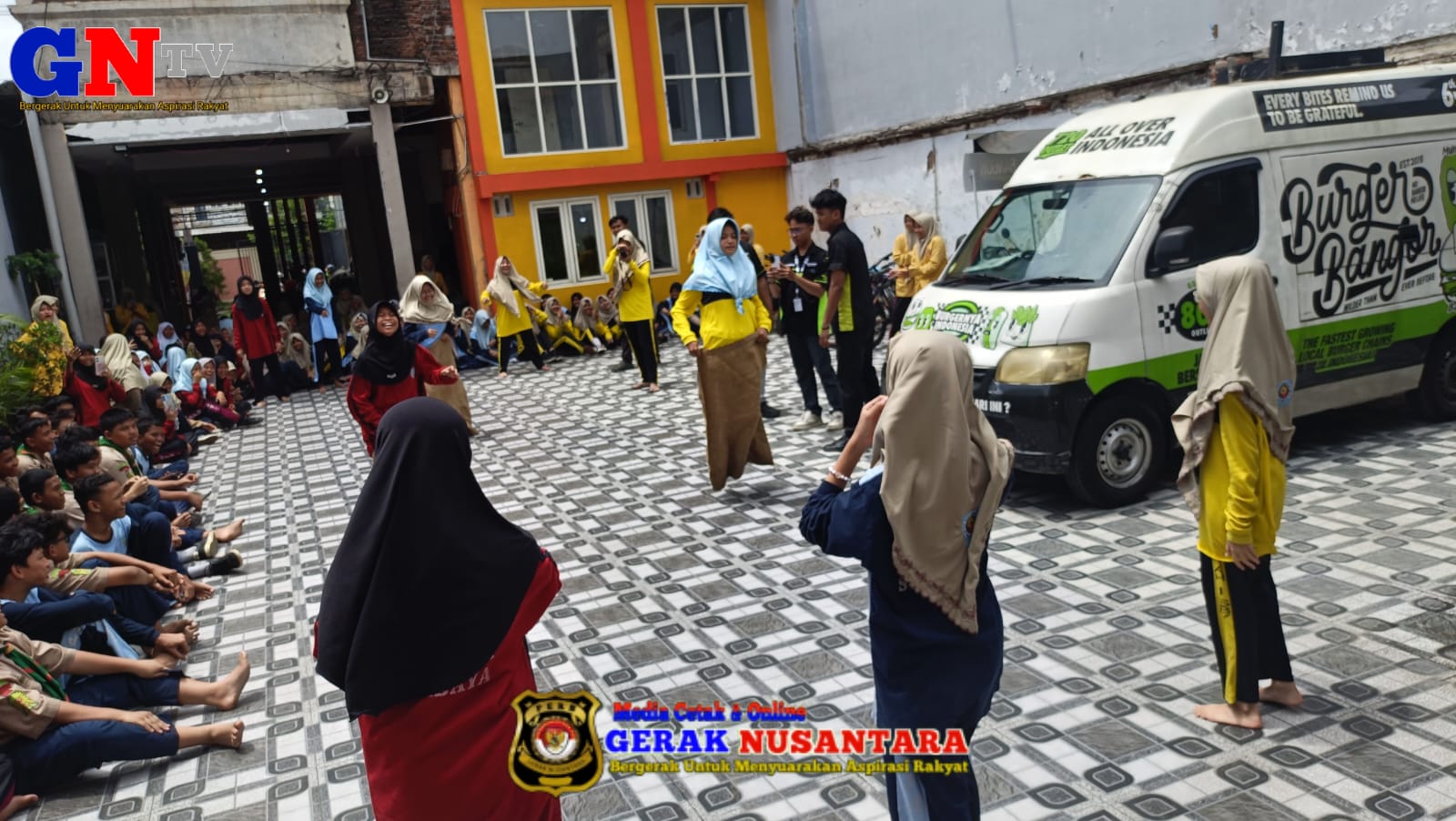 Burger Bangor Goes to School di SMP Muhammadiyah 1 Surabaya