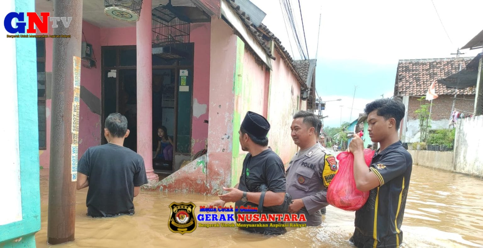 Polres Pasuruan Kota Salurkan Bantuan Nasi Bungkus Bersama Pemerintah Desa untuk Warga Terdampak Banjir di Desa Kedawung Kulon