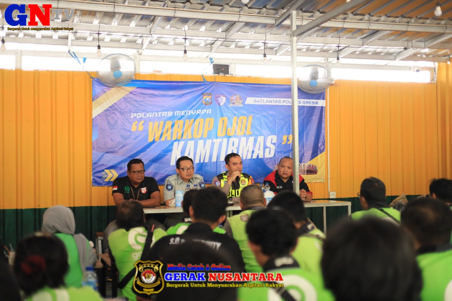 Sinergi di Balik Secangkir Kopi: Polres Gresik Rangkul Driver Ojol dalam Operasi Keselamatan Semeru