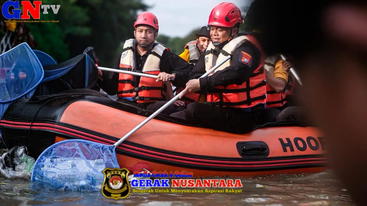 Gerakan Nasional ASRI: Polrestabes Surabaya Bersihkan Kawasan Jembatan Merah