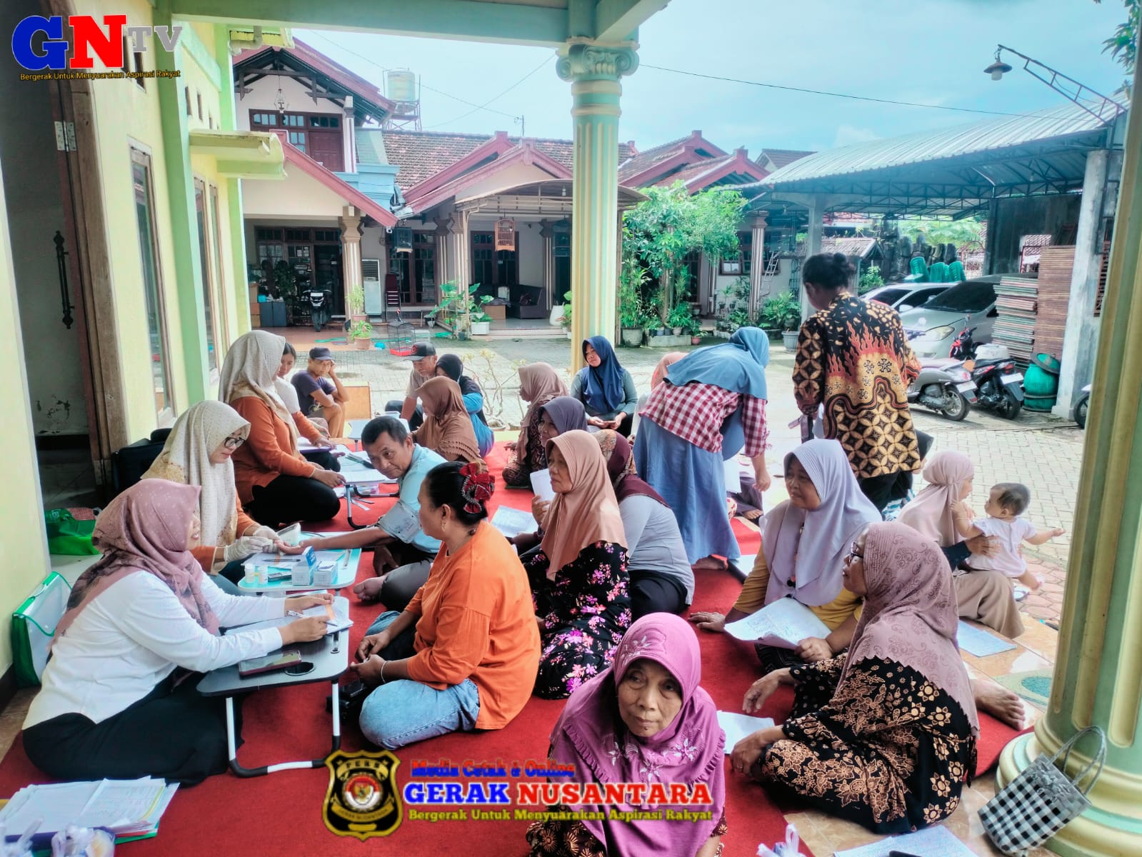 Dekatkan Akses Layanan Dasar, Desa Tawing Gelar Posbindu Bergilir di Dusun Pampang