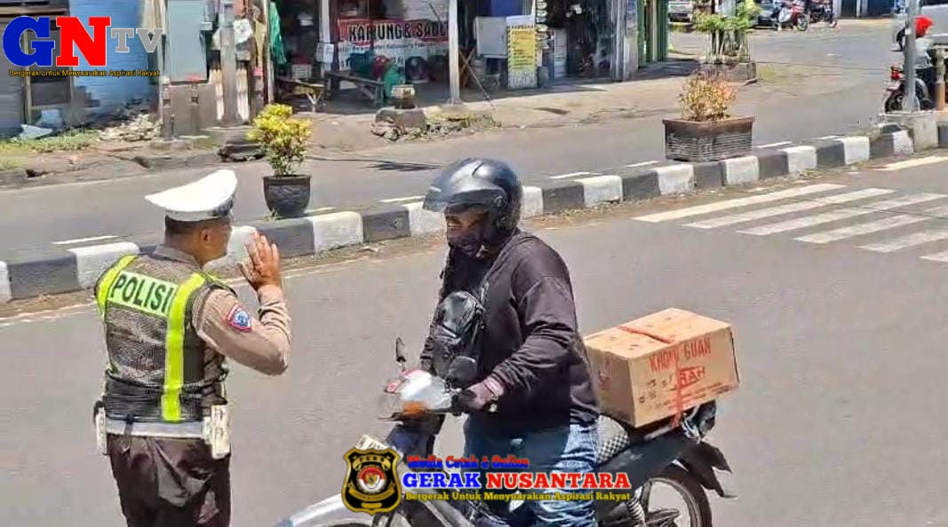 Pemudik Asal Cirebon Apresiasi Pelayanan Humanis Personel Operasi Ketupat 2026 Polresta Pasuruan 