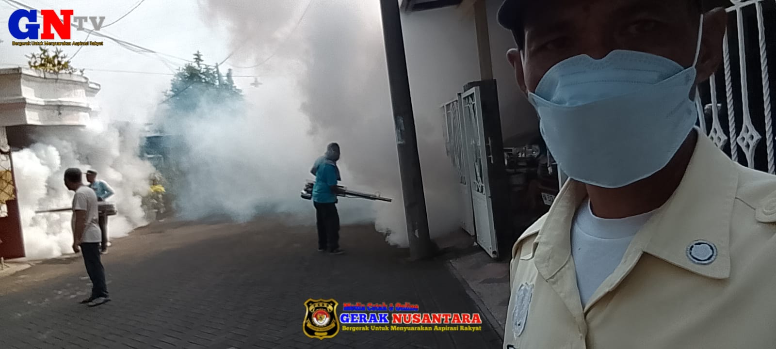 Warga Pondok Jati RW 08 Desa Pagerwojo Lakukan Fogging 