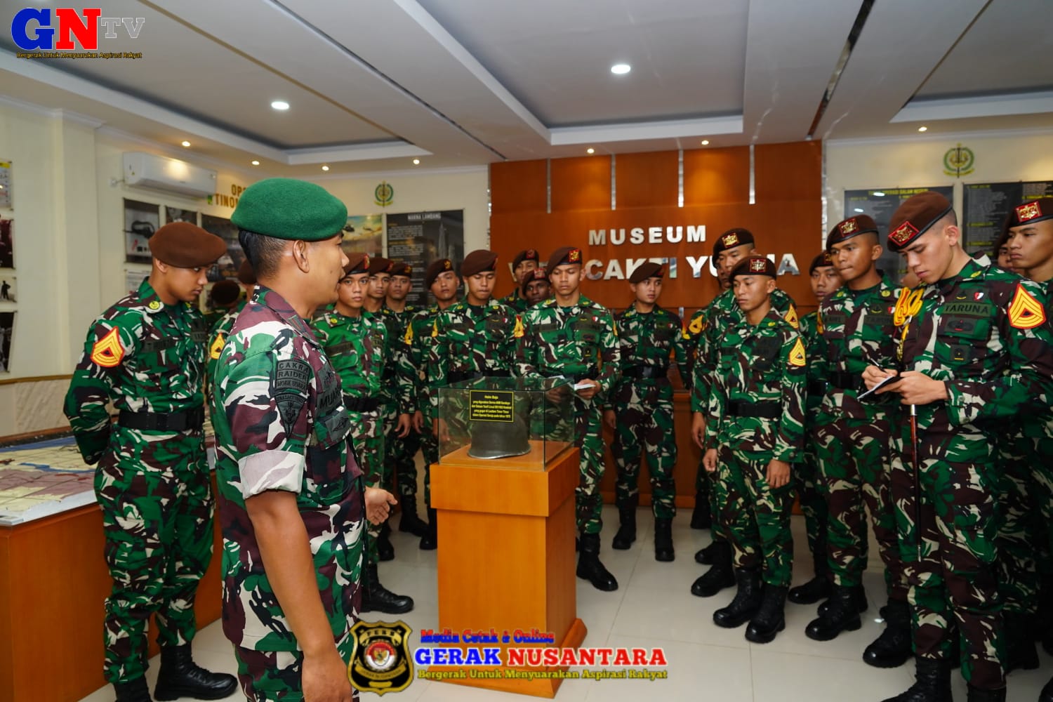 Taruna Akmil Tempah Mental di Divif 2 Kostrad: Dari Lorong Sejarah hingga Simulasi Terbang