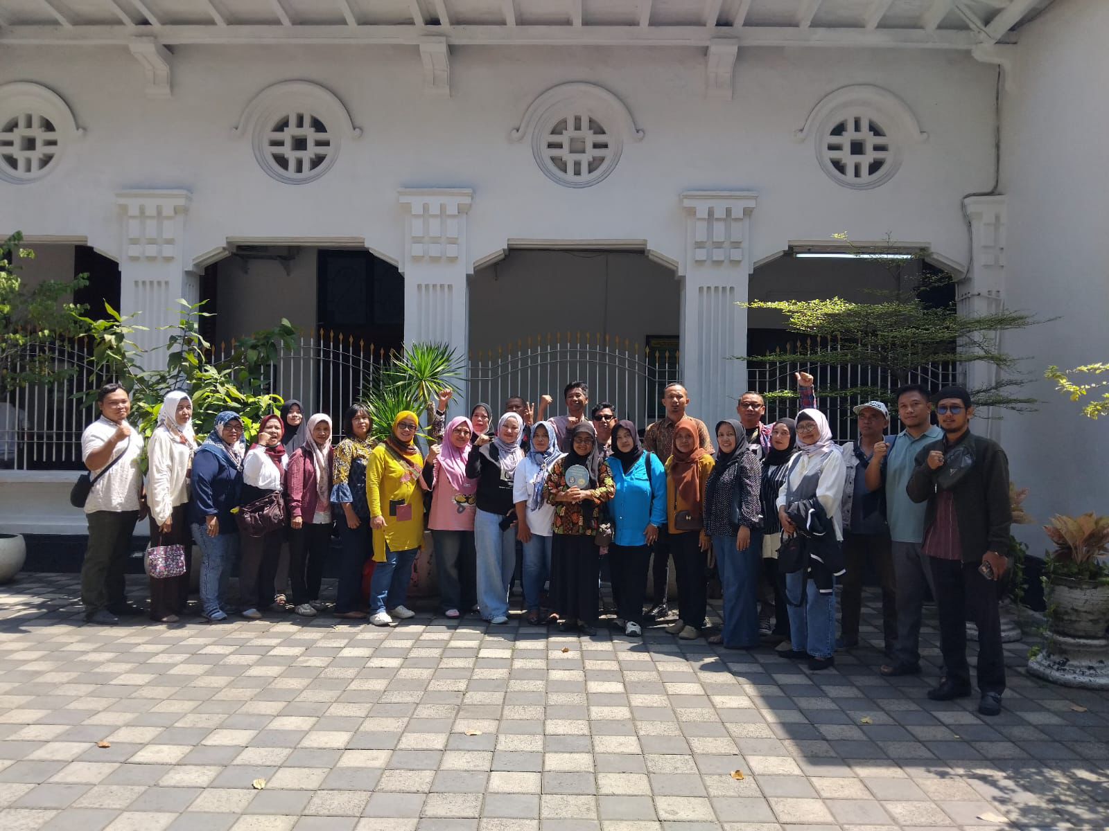 PN Surabaya Gelar Sidang Perdana PT Kasa  Husada Wira Jatim VS 39 Karyawan 