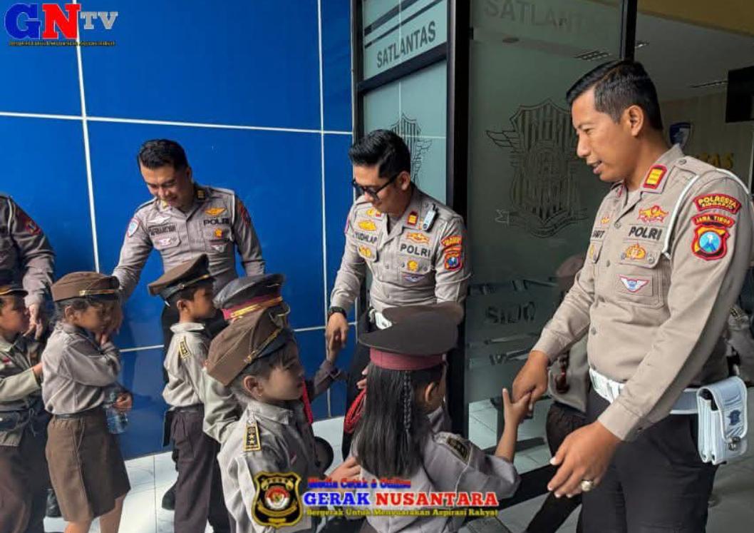 Polisi Sahabat Anak : Polresta Sidoarjo Edukasi Tertib Lalu Lintas Sejak Dini