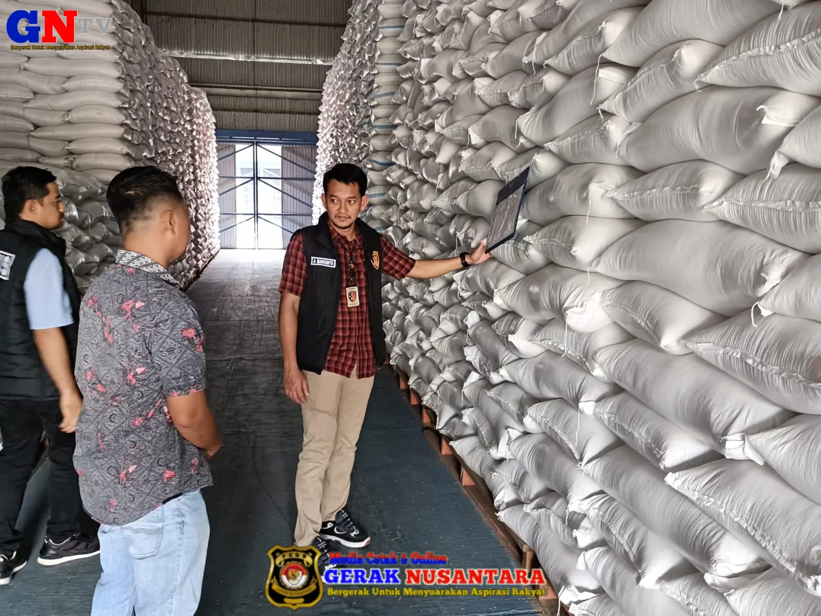Satgas Pangan Polres Ngawi Cek Gudang Bulog Pastikan Stok Beras dan Jagung Aman