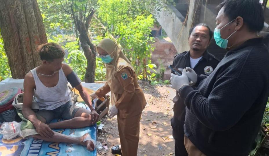 KERAS DAN MELANGGAR UU! PUSKESMAS KEDUNGKANDANG DIDUGA TOLAK PEMULUNG LUKA BERDARAH