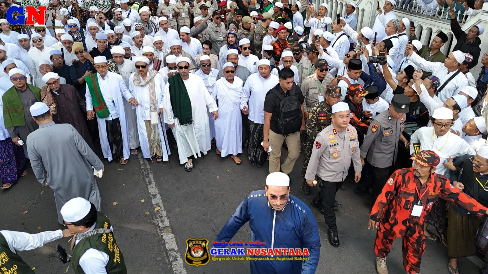 Polres Gresik Libatkan Ratusan Personel Layanan Pengamanan Haul Habib Abu Bakar Assegaf ke-71