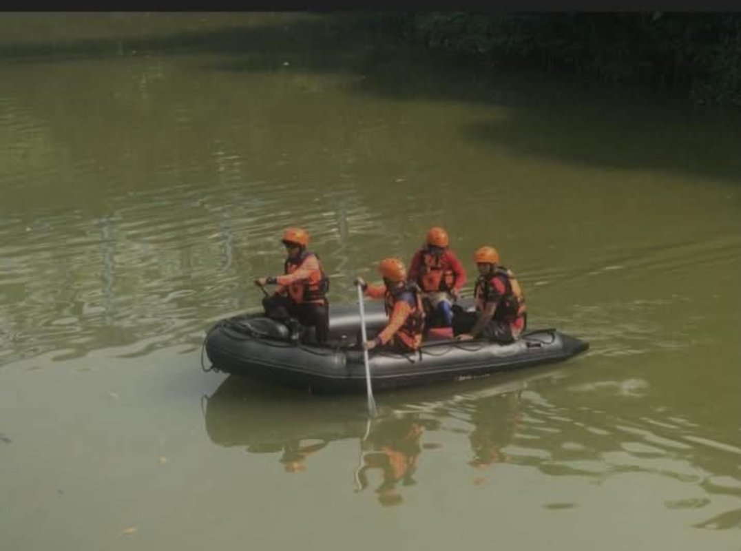 Pemancing Hilang Tenggelam Di kali Lamong