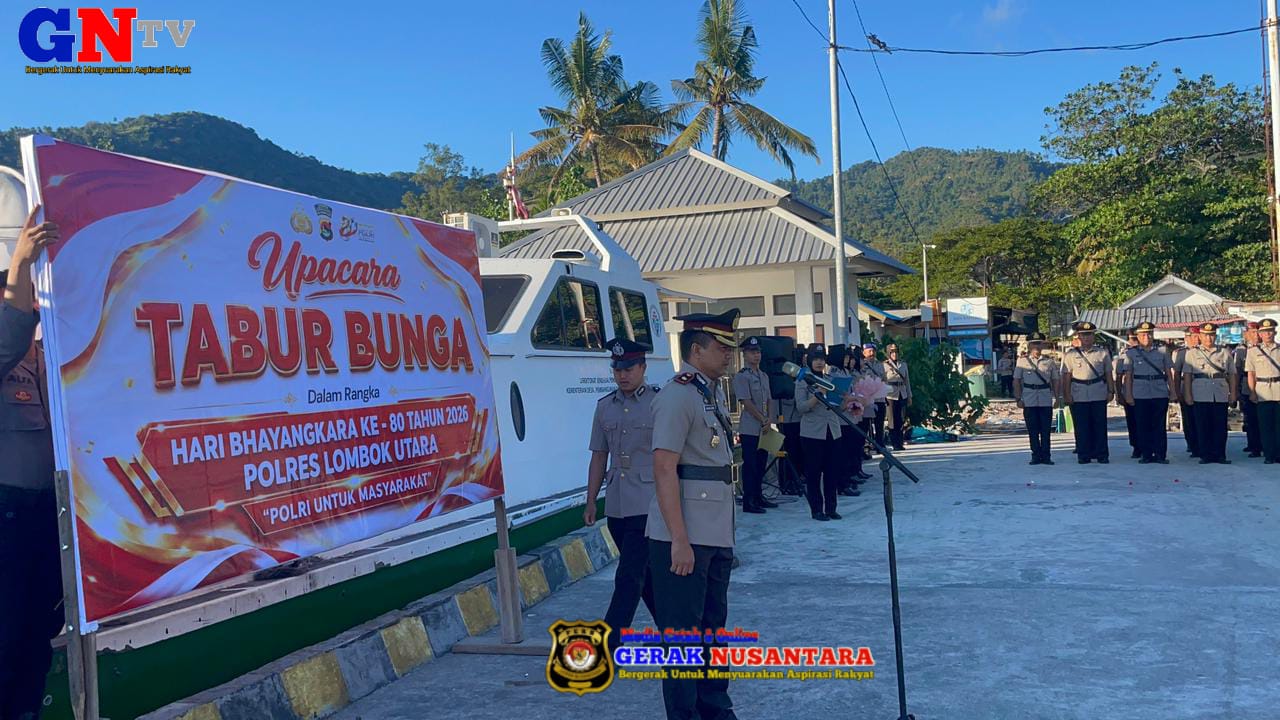 Larung Bunga di Teluk Nara, Polres Lombok Utara Kenang Jasa Pahlawan Sambut Hari Bhayangkara Ke-80