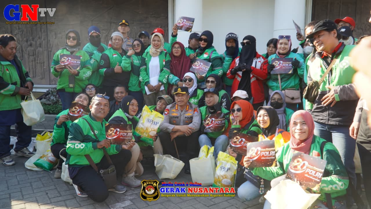 Polrestabes Surabaya Salurkan Paket Sembako untuk Warga di Hari Bhayangkara ke – 80