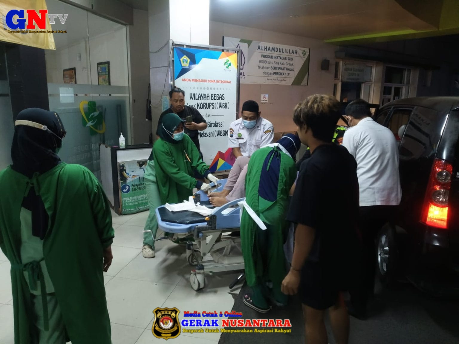 Aksi Heroik Satlantas Polres Gresik Selamatkan Wanita yang Hendak Melahirkan