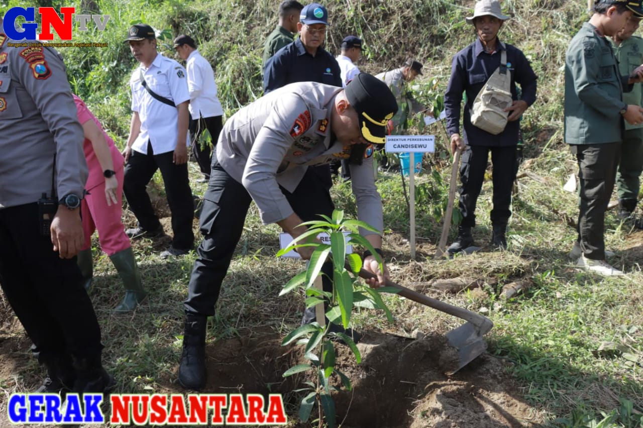 Peduli Lingkungan, Polres Blitar Kota Bersama Forkopimda Tanam Pohon di Area Bekas Tambang