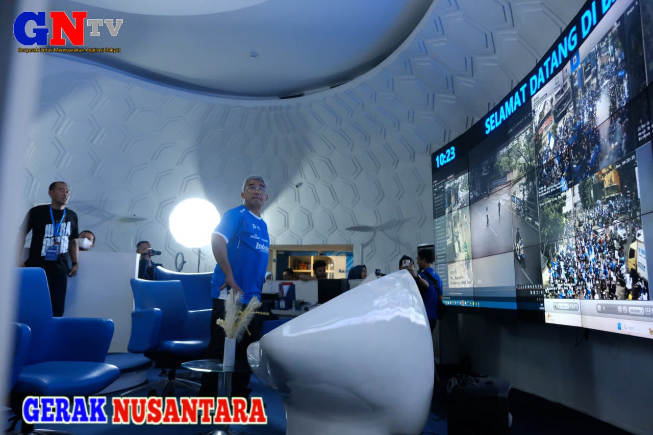 Tak Ikut Konvoi Persib Juara, Farhan dan Erwin Pilih Pantau Situasi dari Bandung Command Center